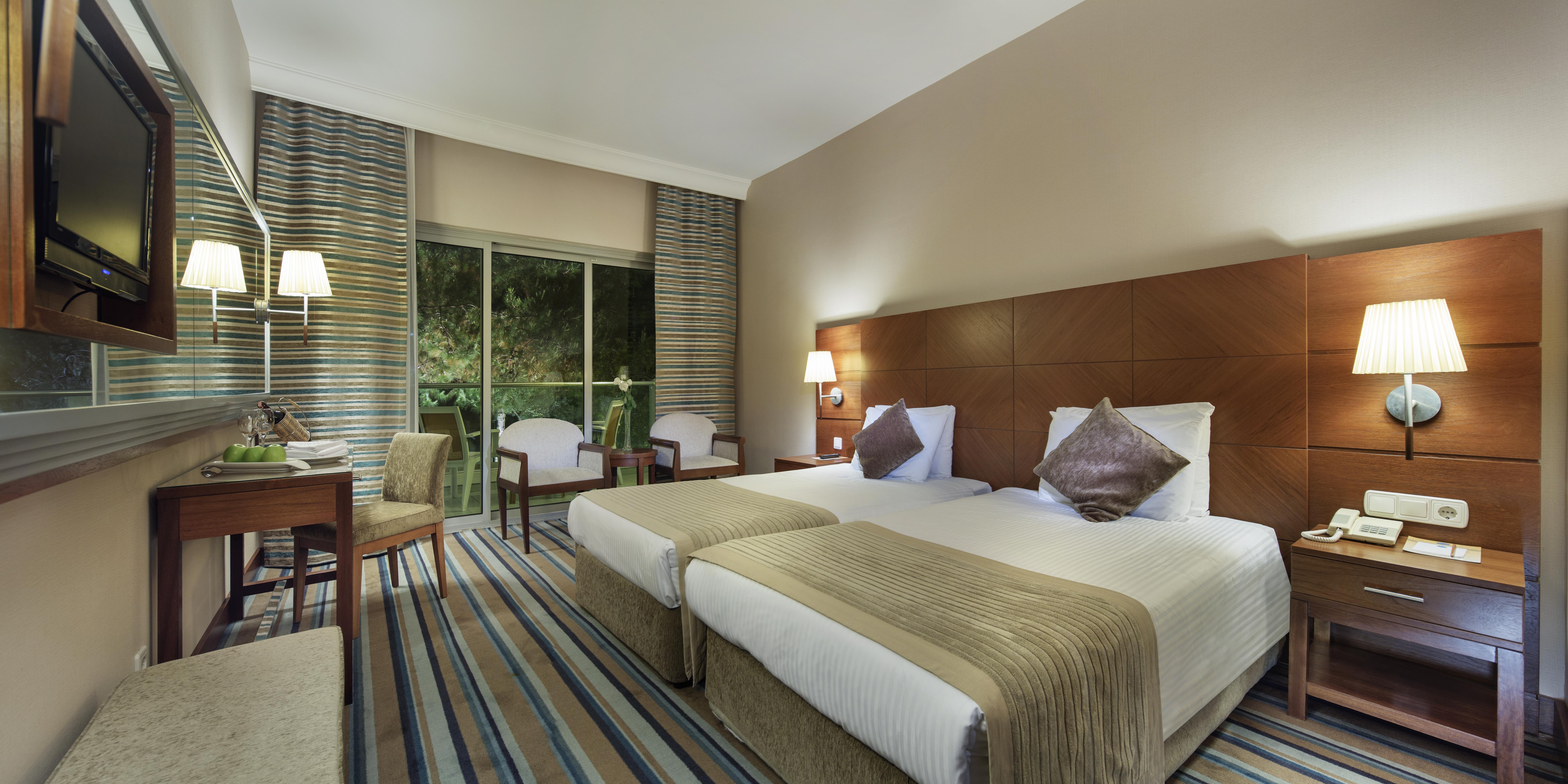 松树湾旅游度假酒店 库萨达斯 外观 照片 A room at the hotel