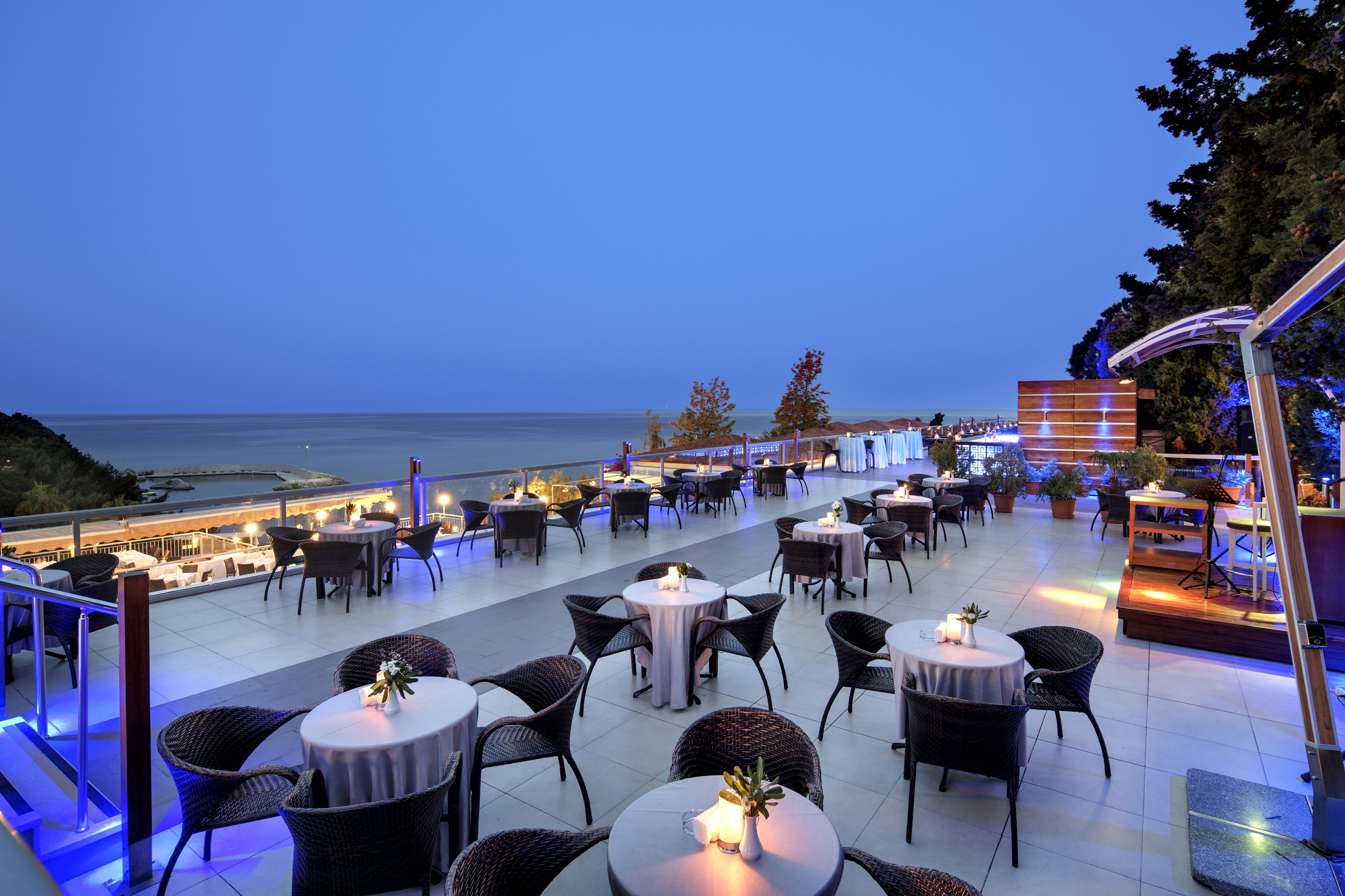 松树湾旅游度假酒店 库萨达斯 外观 照片 The Sky Bar