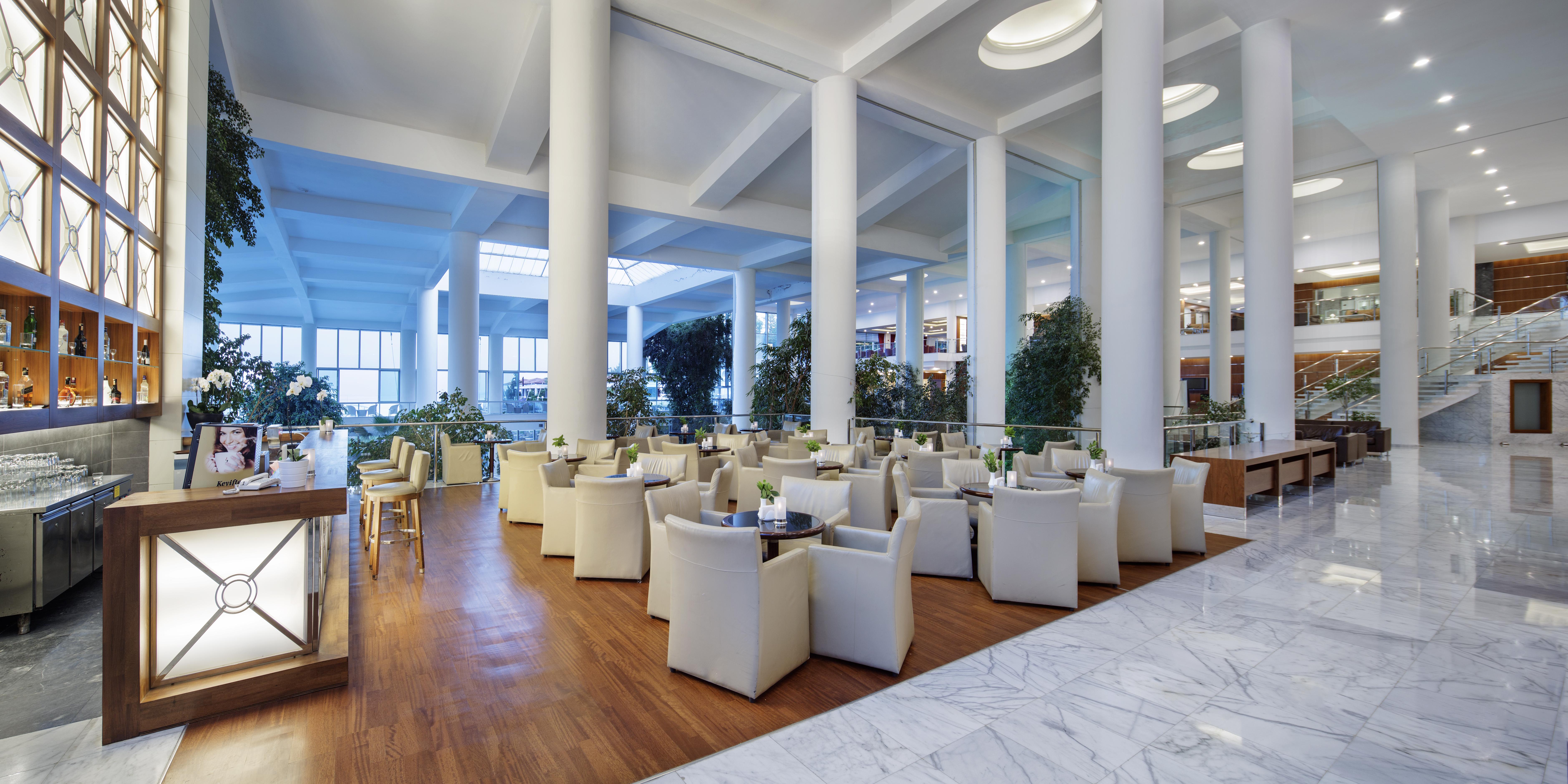 松树湾旅游度假酒店 库萨达斯 外观 照片 Lobby