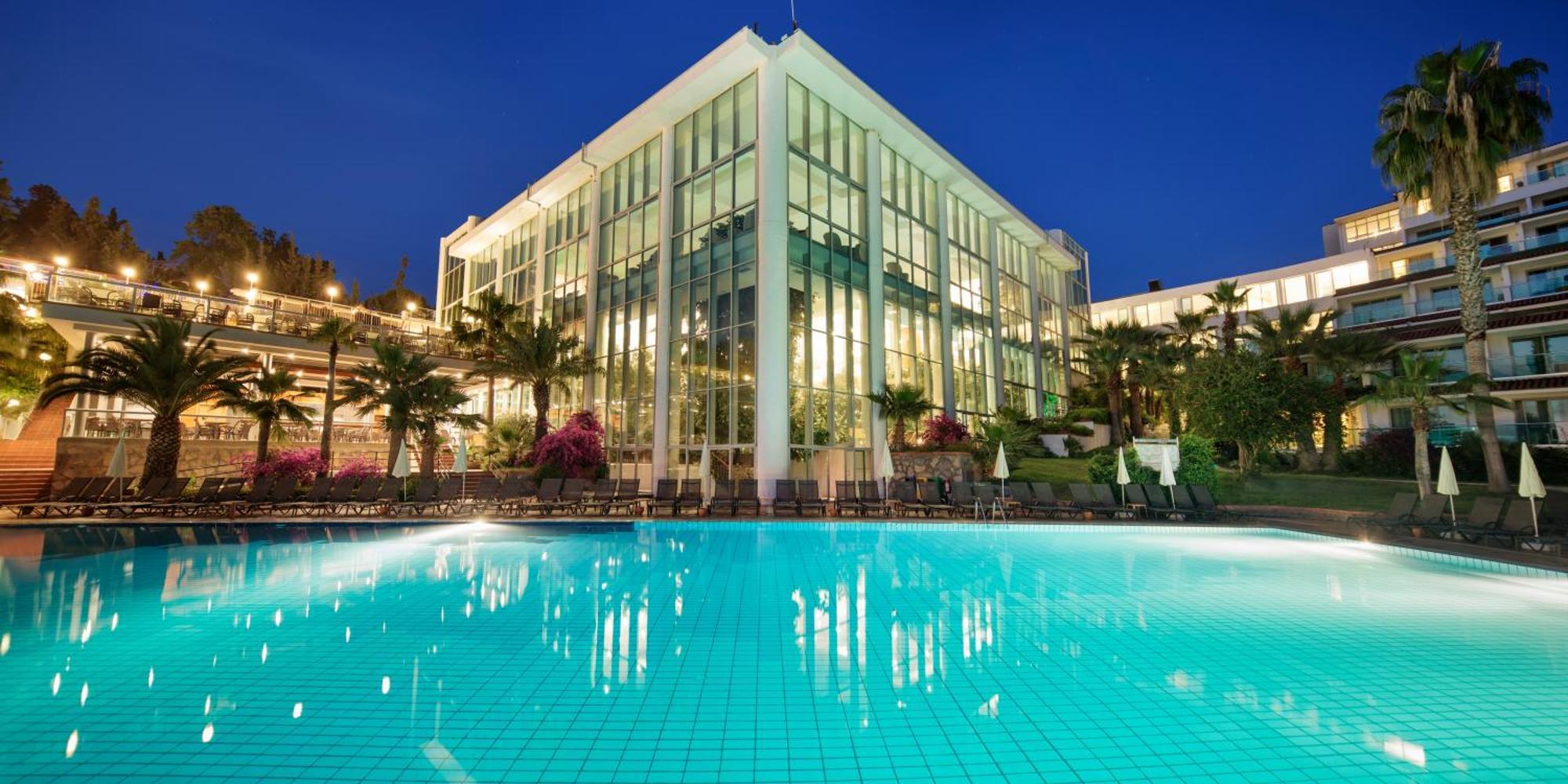 松树湾旅游度假酒店 库萨达斯 外观 照片 The Royal